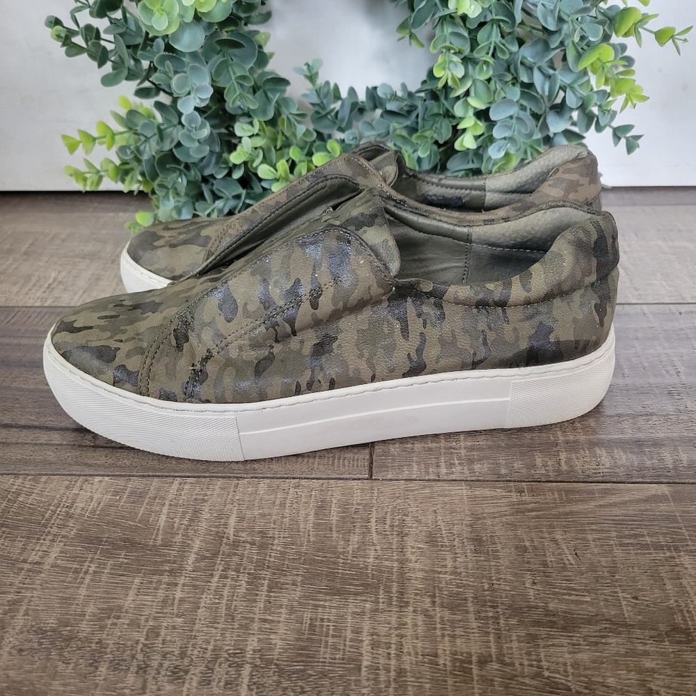 J/Slides NYC Camo Slip On Leather Sneakers Womens Size 7.5